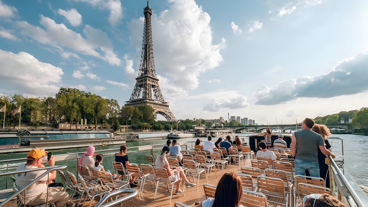 tourist on seine river cruise