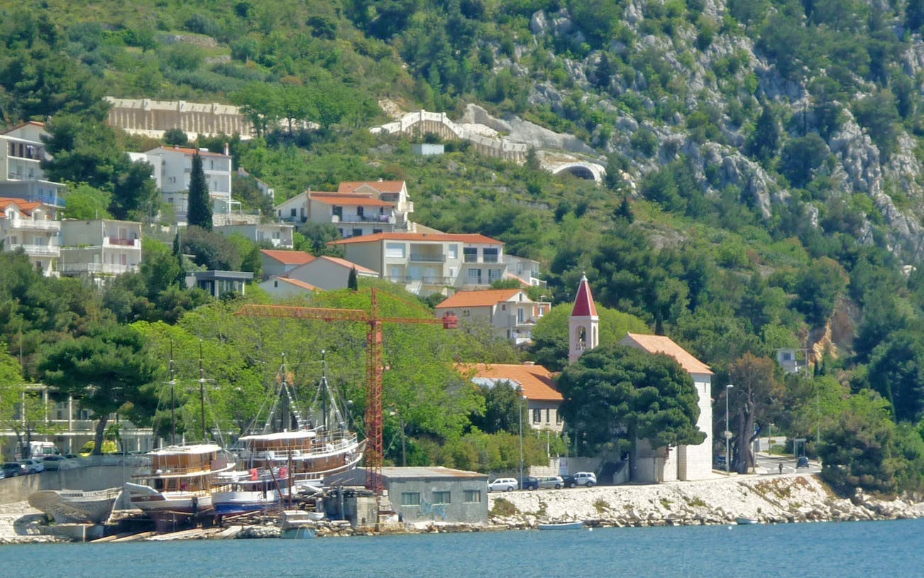 guidet tur i omis og vinsmagning på en vingård for voksne-4
