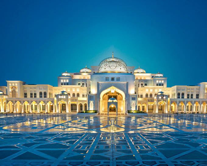 From Dubai: Abu Dhabi Full-Day City Tour with Qasr Al Watan & Sheikh Zayed Grand Mosque