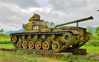 from hue: dmz tour to vinh moc tunnels, khe sanh combat base and hien luong bridge-6