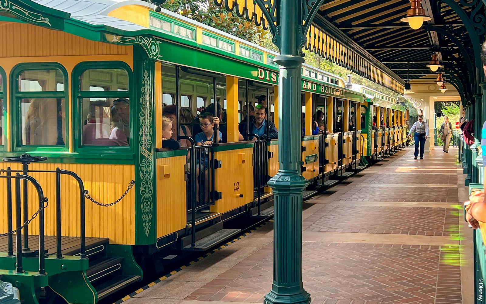 Disneyland Railroad ride at Disneyland Paris