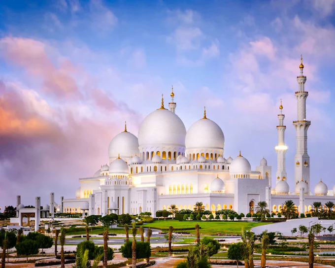 From Dubai: Abu Dhabi City Tour with Sheikh Zayed Grand Mosque and Qasr Al Hosn (Product 53182)