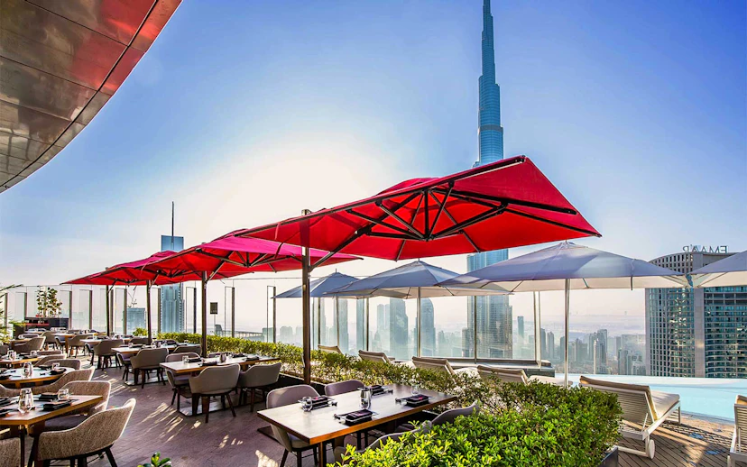 CÉ LA VI Dubai terrace dining with Burj Khalifa view.