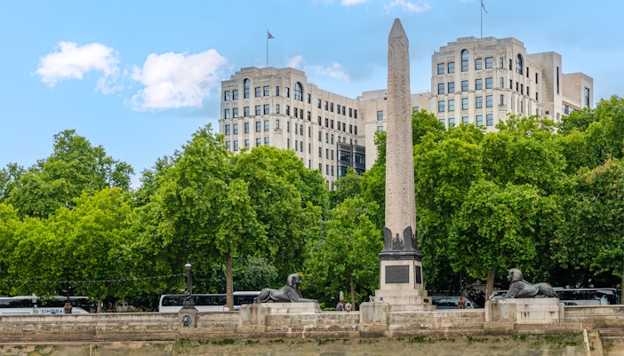 Cleopatra's Needle statue, London