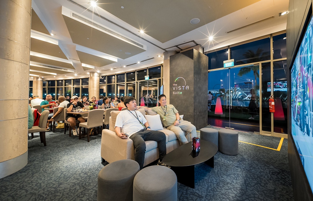 People watching the race from the Vista Suite, Formula 1 Singapore