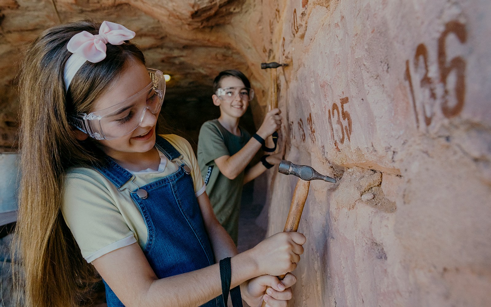 Opal mining at Paradise Country