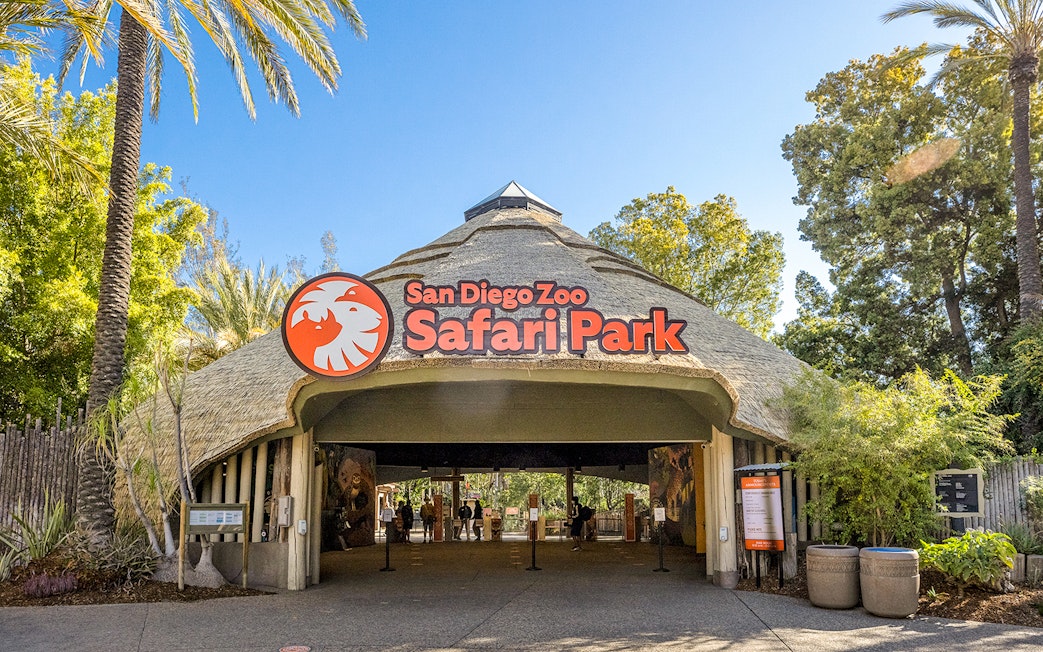 Entrance to San Diego Zoo Safari Park with visitors entering.
