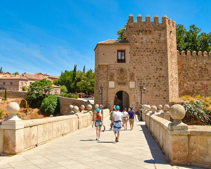 From Madrid: Toledo Day Trip with Tickets to 7 Monuments