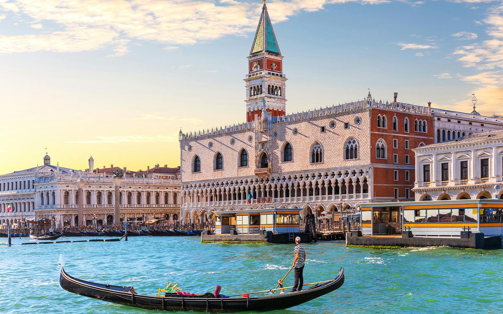 Doge’s Palace facade and courtyard in Venice