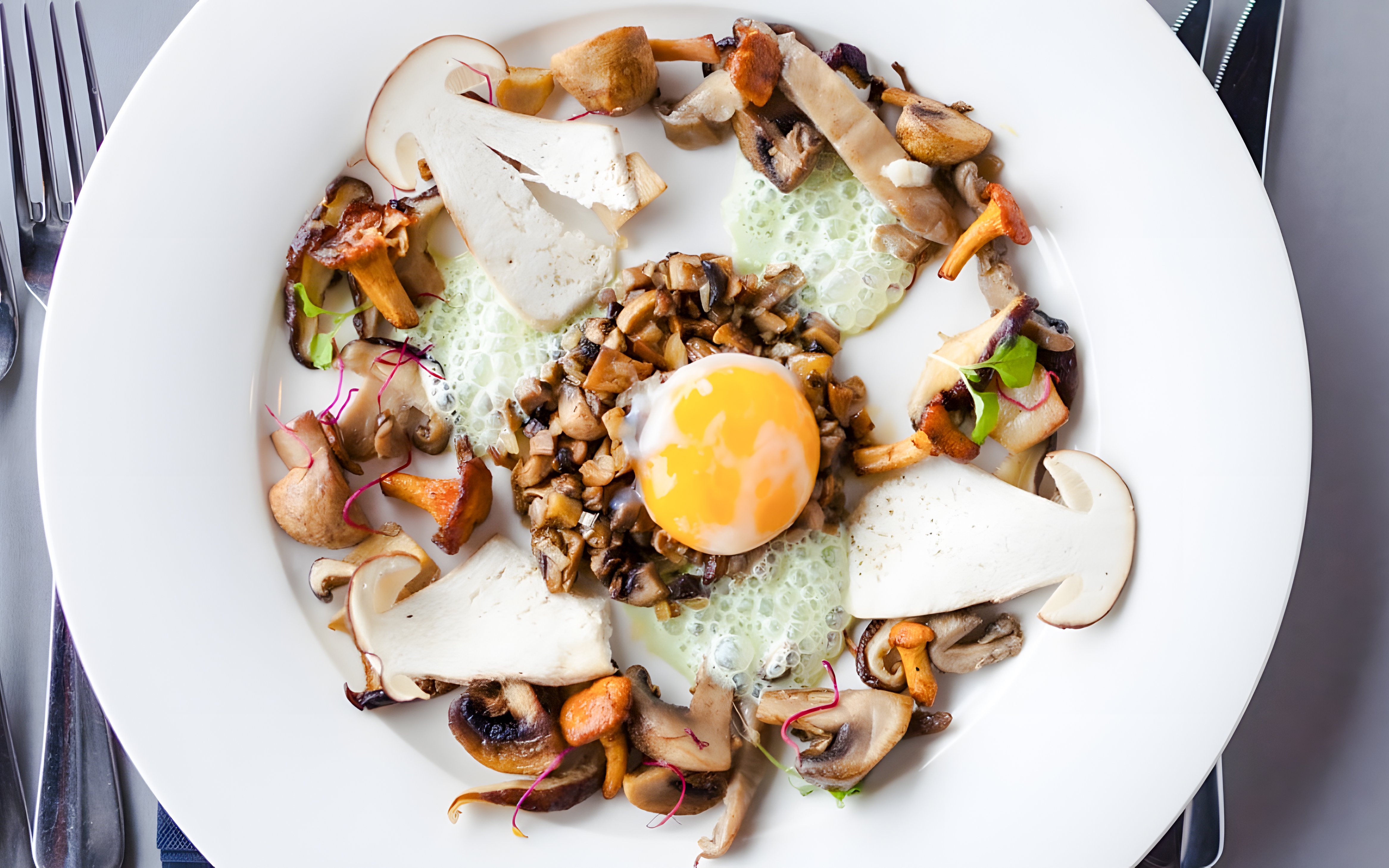 Mushroom and egg dish served on Bateaux Bordelais lunch cruise.