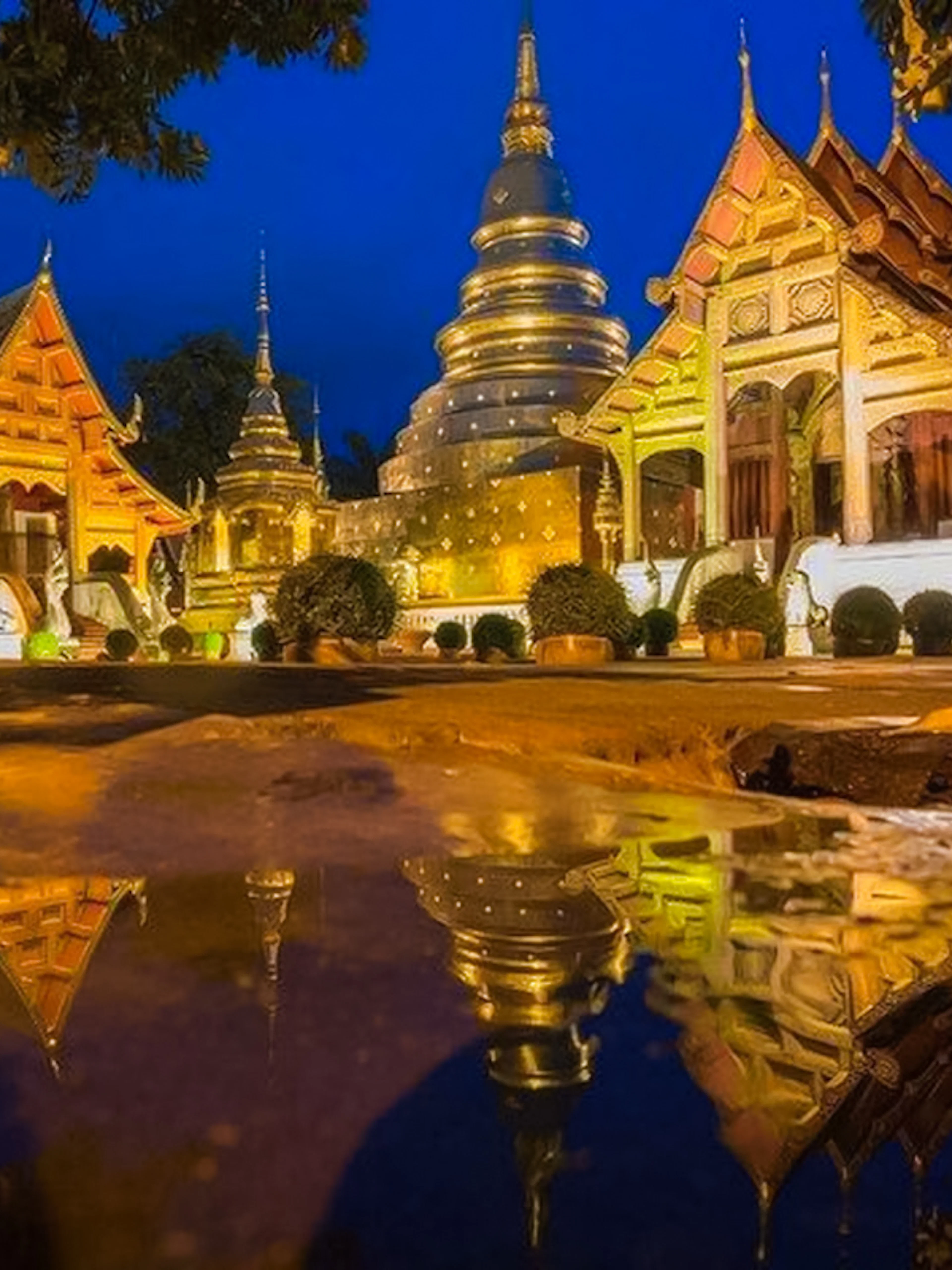 chiang mai night tuk-tuk tour: temples and night market with street-food tasting-1