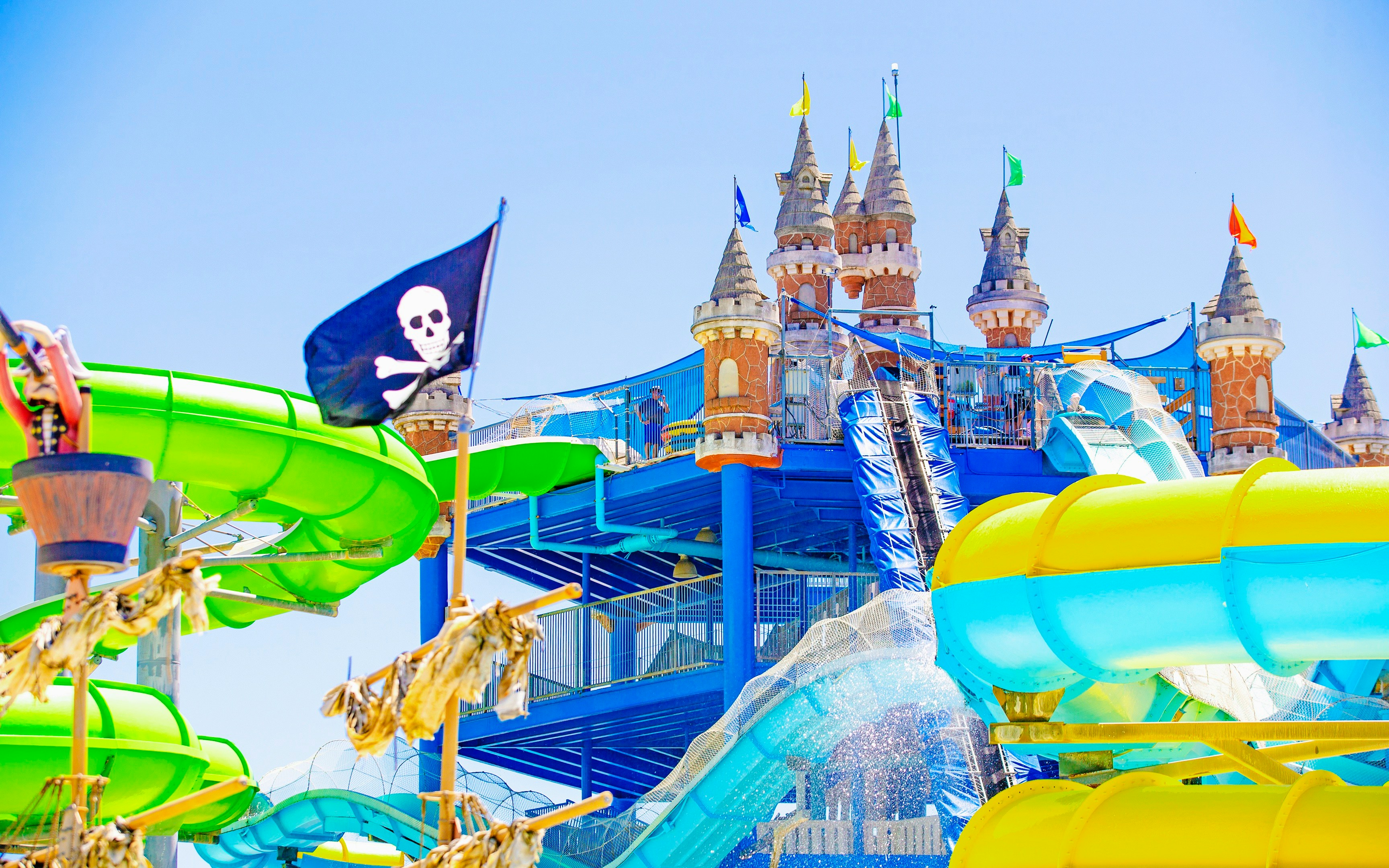 Water slides and castle towers at Master Blaster, Schlitterbahn New Braunfels.