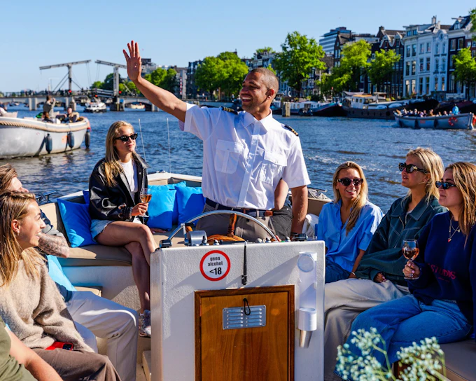 Amsterdam: 1-Hour Open Boat Canal Cruise with Onboard Bar