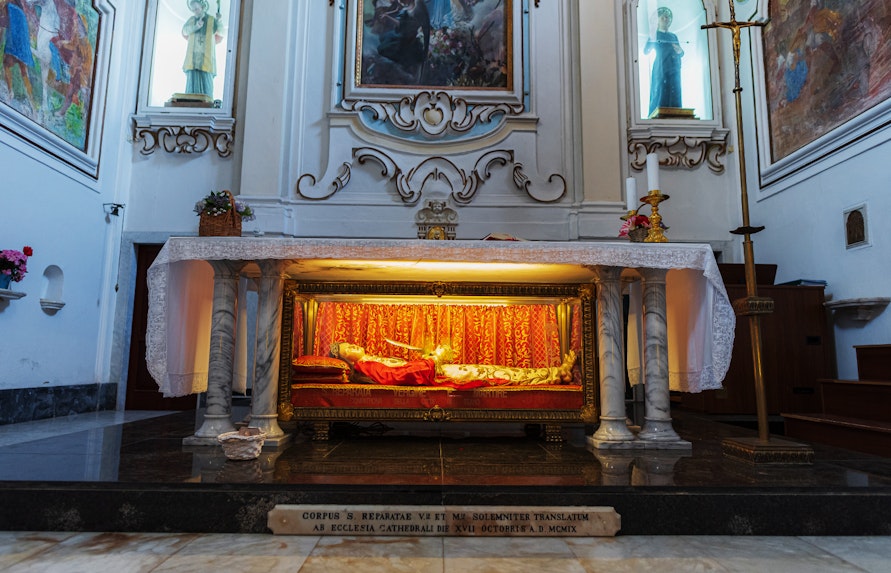 Explore the Crypt of Santa Reparata | Detailed Guide