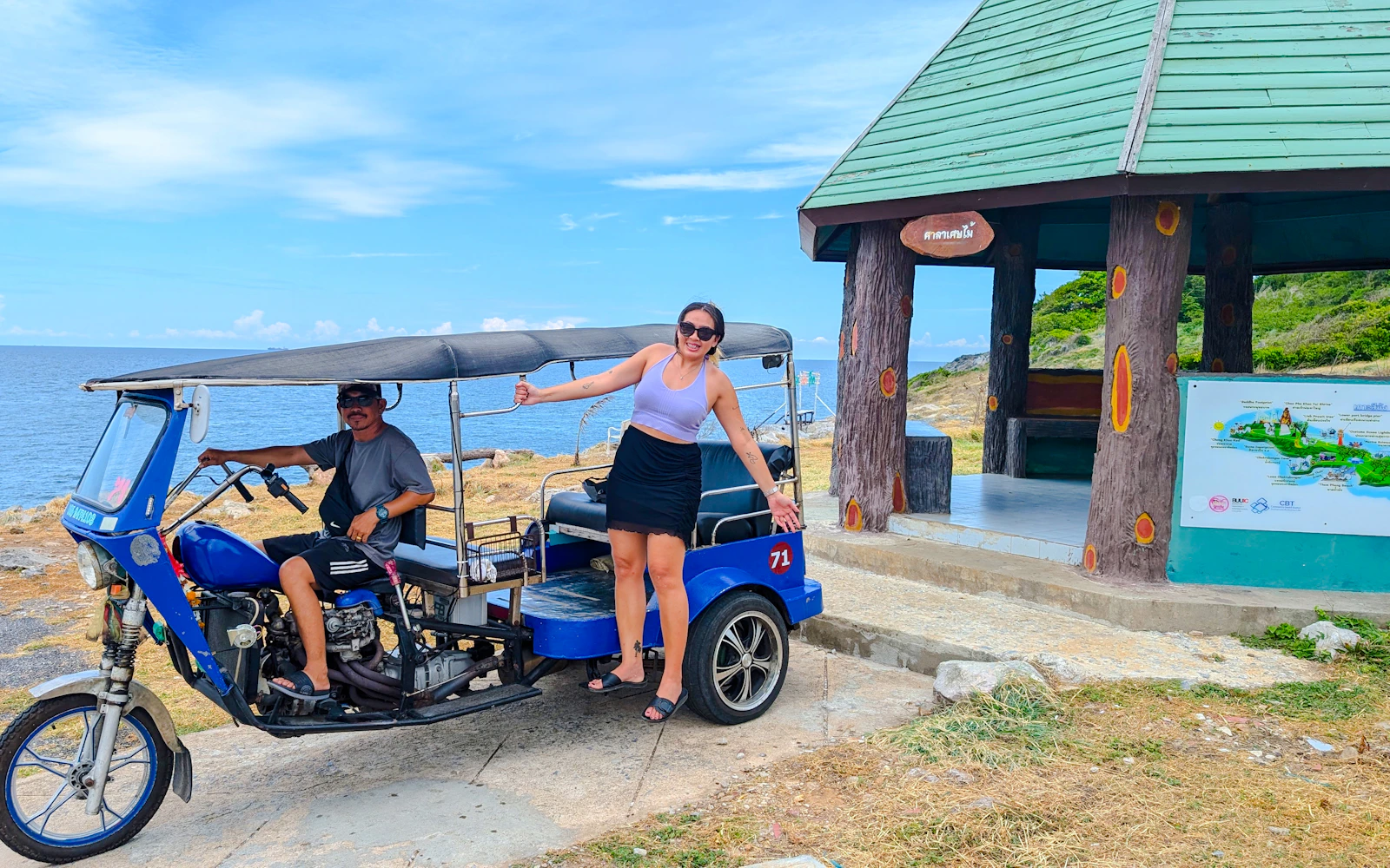 From Bangkok or Pattaya: Koh Sichang Island Day Trip with Hotel Transfers and Private Tuk-Tuk Tour