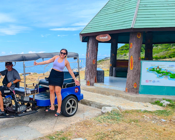 From Bangkok or Pattaya: Koh Sichang Island Day Trip with Hotel Transfers and Private Tuk-Tuk Tour