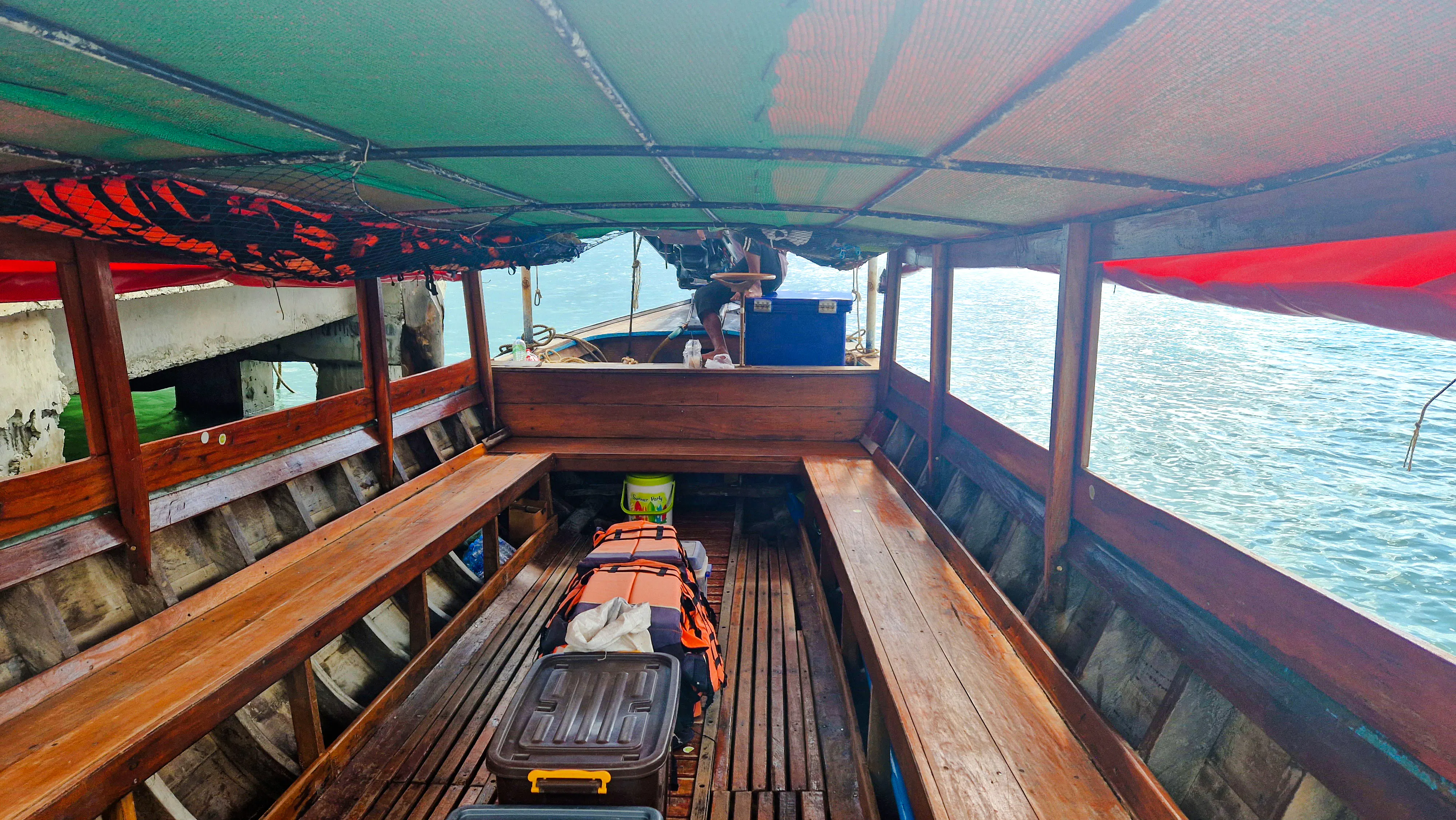 From Koh Lanta: 4 Islands Longtail Boat Tour with Emerald Cave