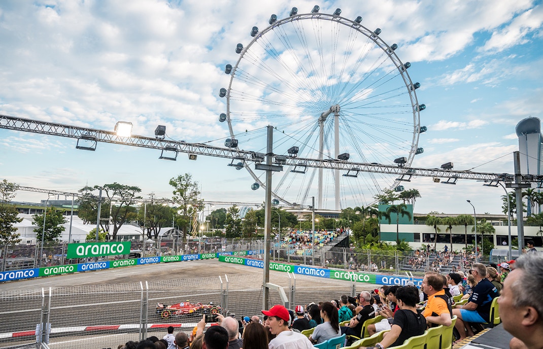 Spectators watching the race from the Republic Grandstand, F1 Singapore