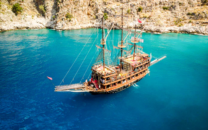 Antalya: Lara Pirate Boat Cruise with Lunch, Unlimited Soft Drinks and Hotel Transfers
