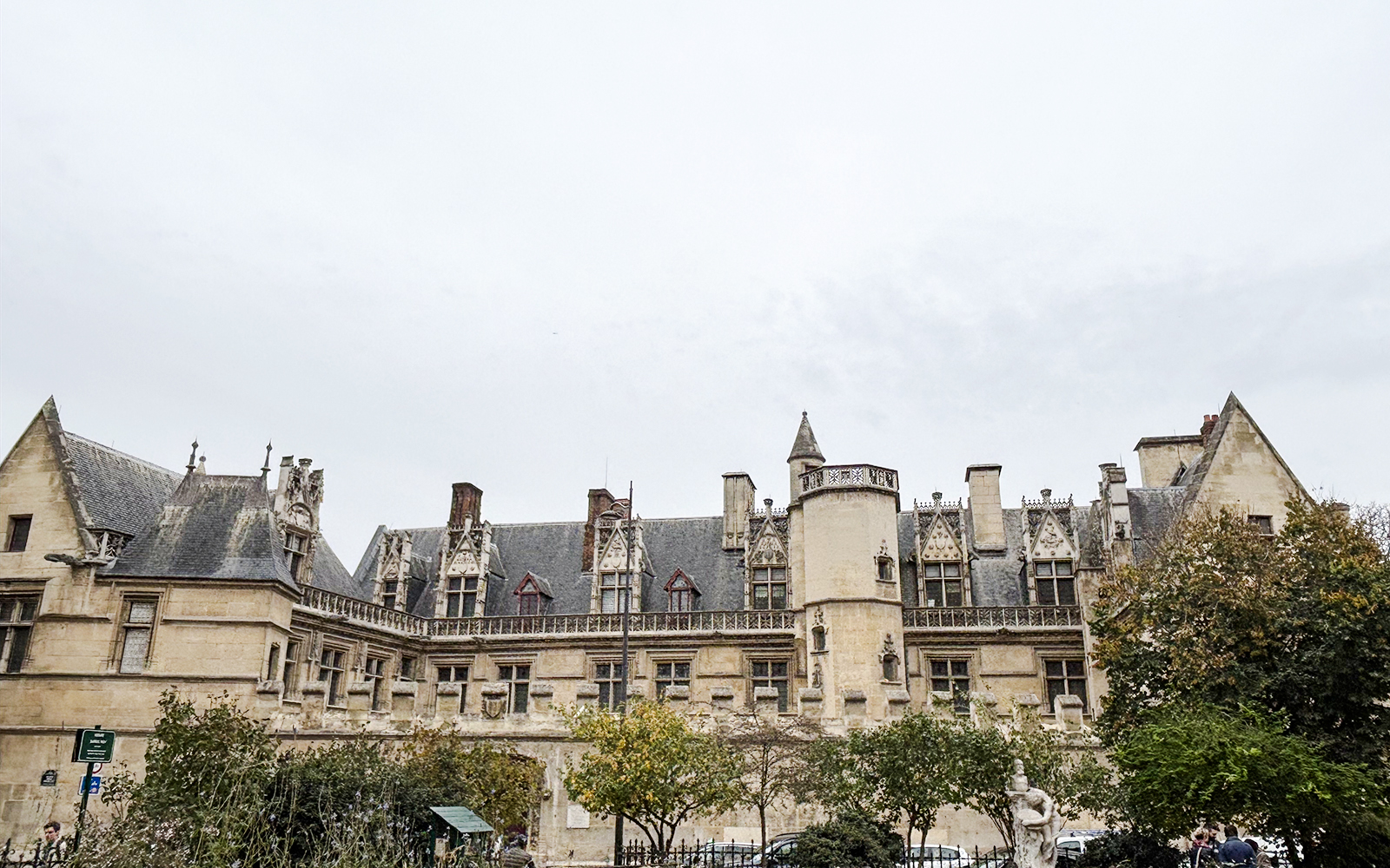 Historic building in Paris on the Treasure Hunt tour from the Panthéon to the Louvre.