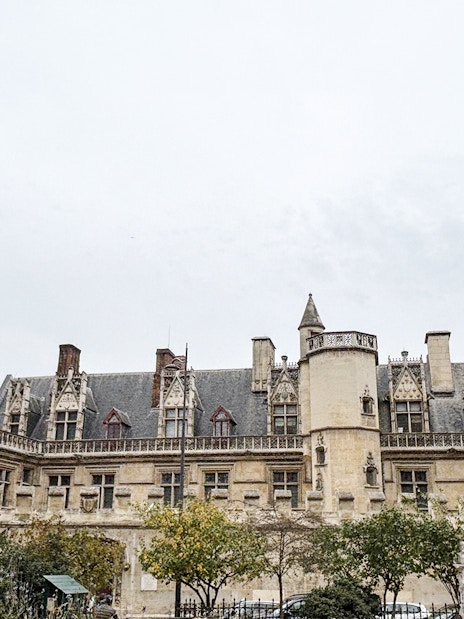 Historic building in Paris on the Treasure Hunt tour from the Panthéon to the Louvre.