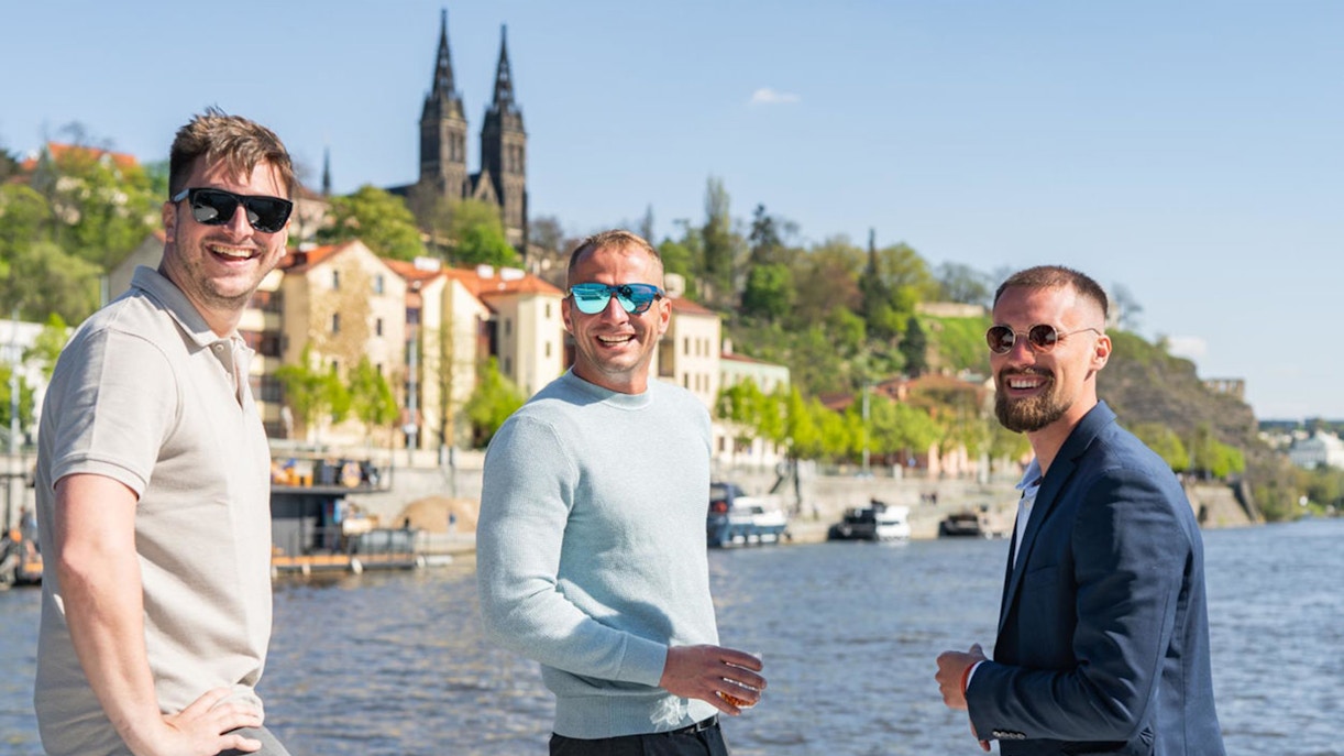 prague beer boat tour tourist posing wearing sunglasses