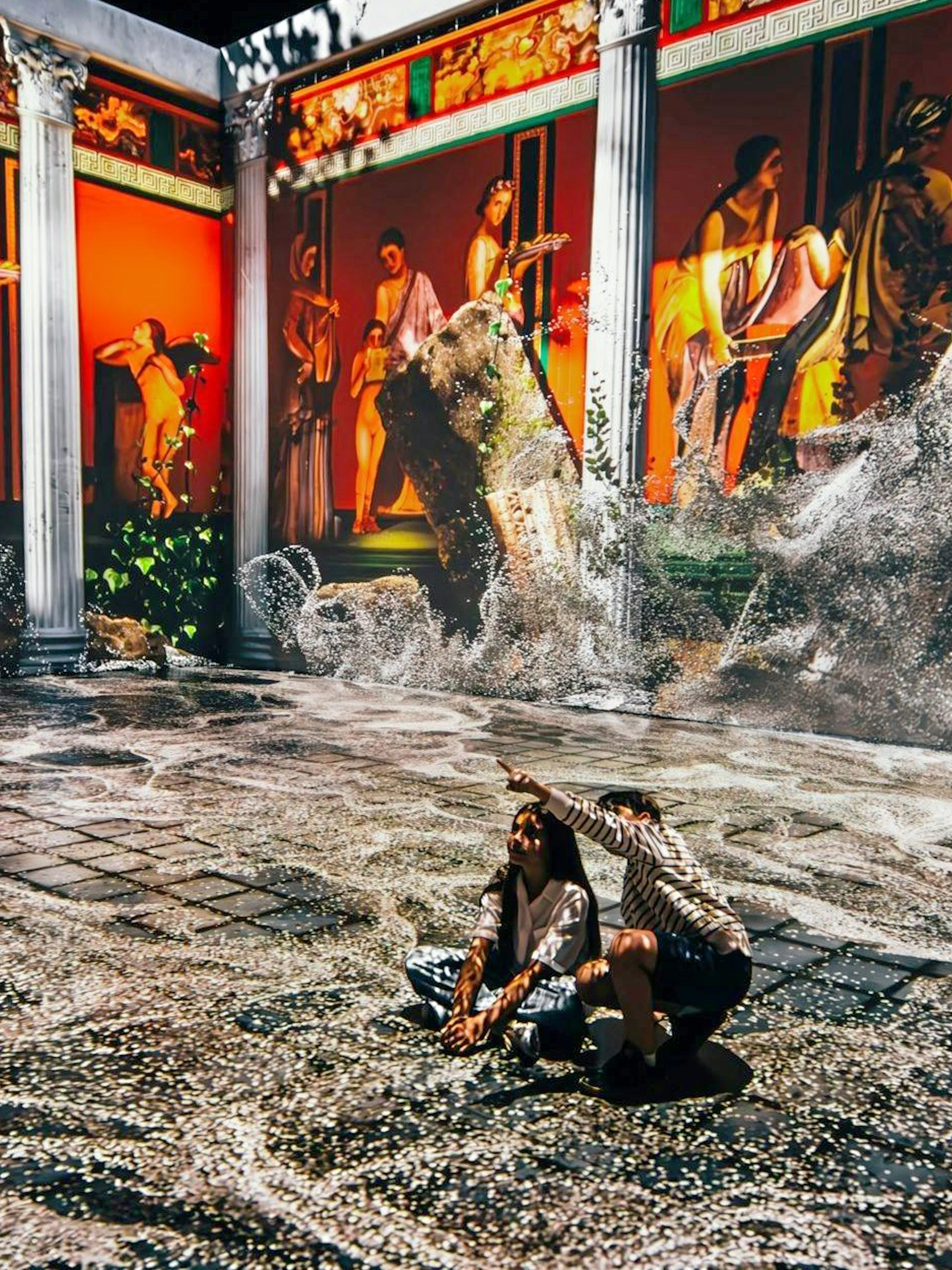 Immersive Pompeii show with ancient frescoes and volcanic eruption at IDEAL Barcelona