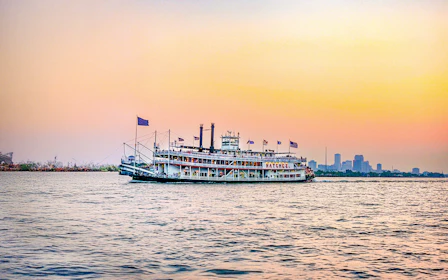 Steamboat Natchez Evening Cruise with Dinner