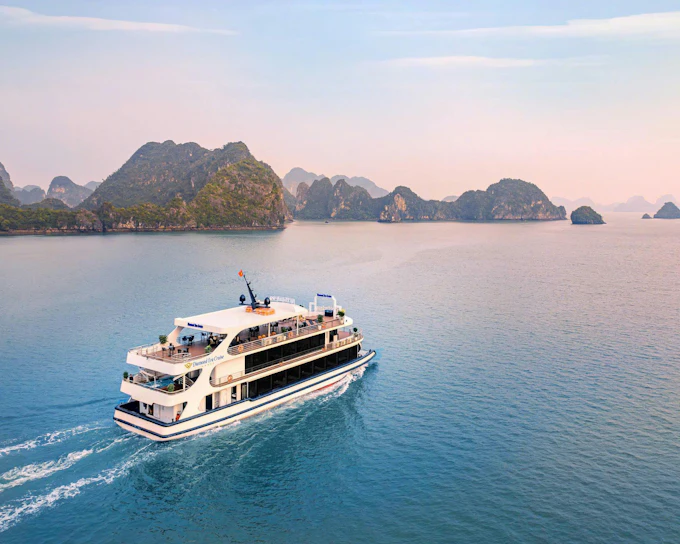 Ha Long Bay: Diamond Era Luxury Day Cruise (Product 54088)