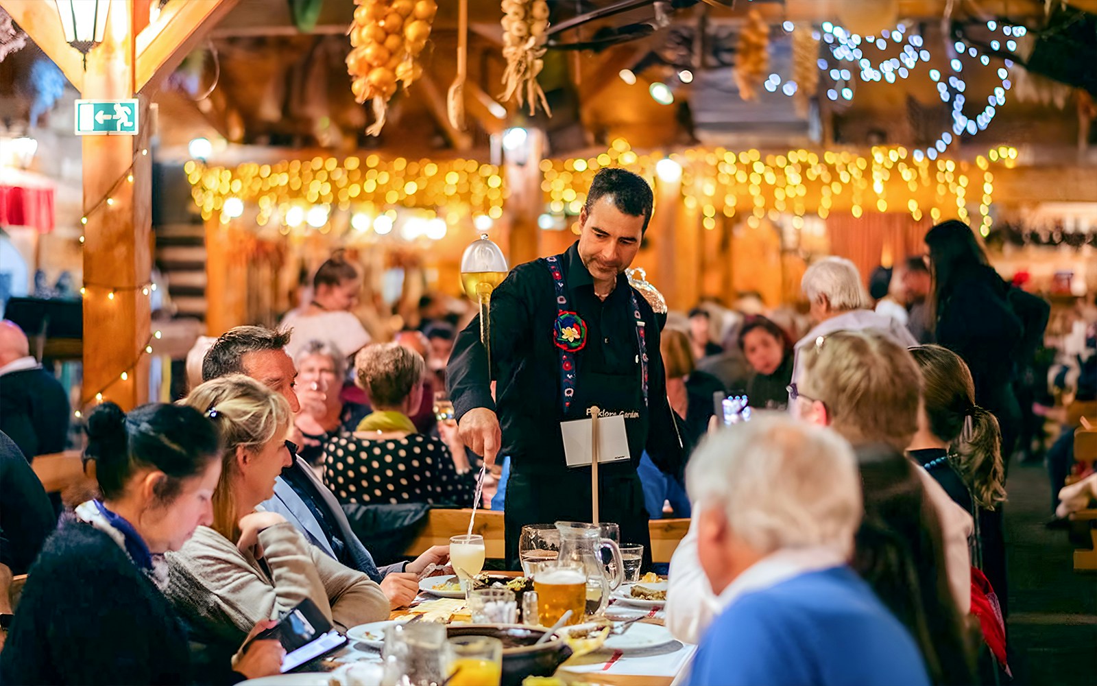 Guests enjoying at the folklore dinner show