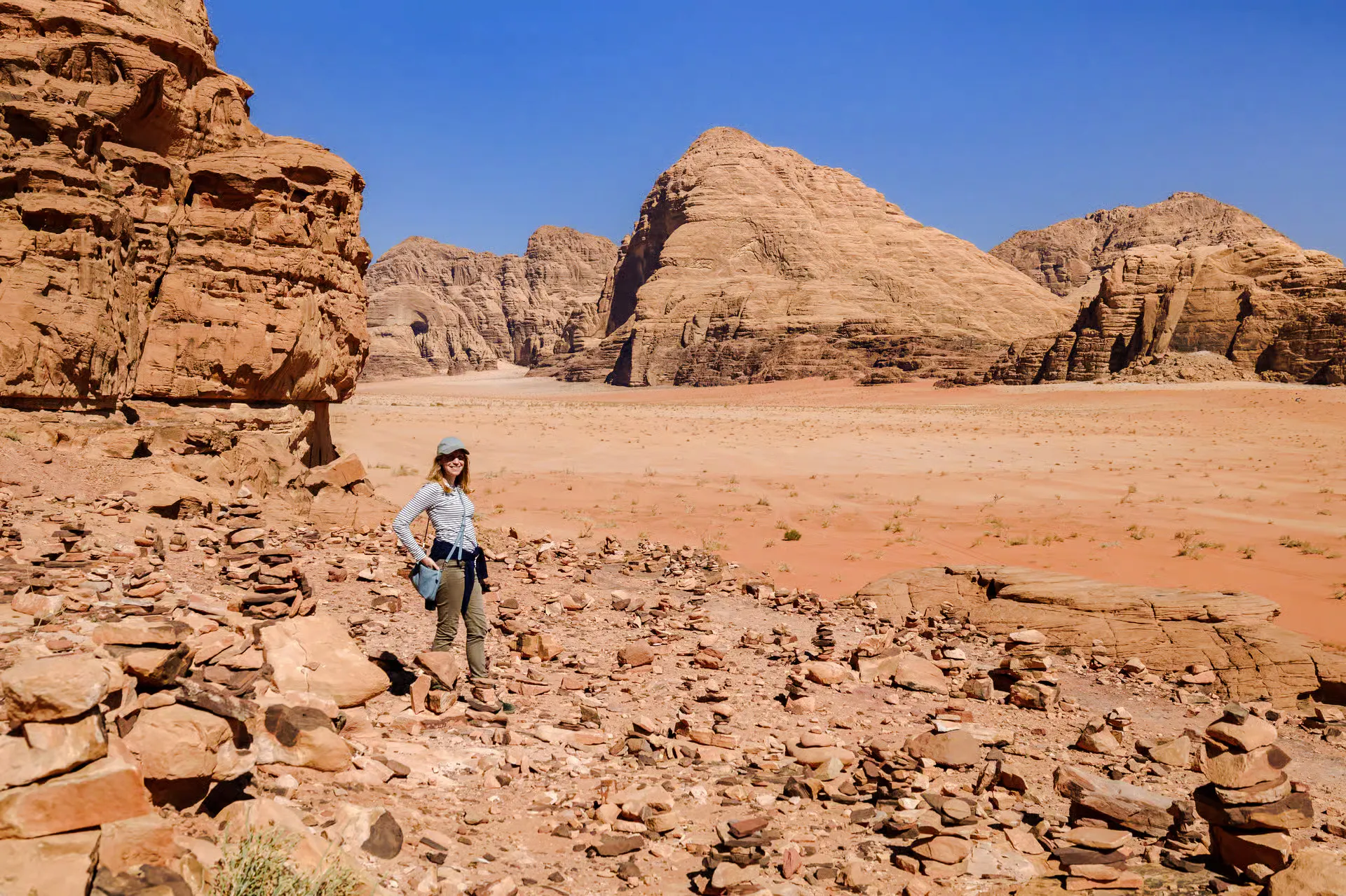 guidet jeeptur i wadi rum med privat overnatting i beduintelt og måltider-4