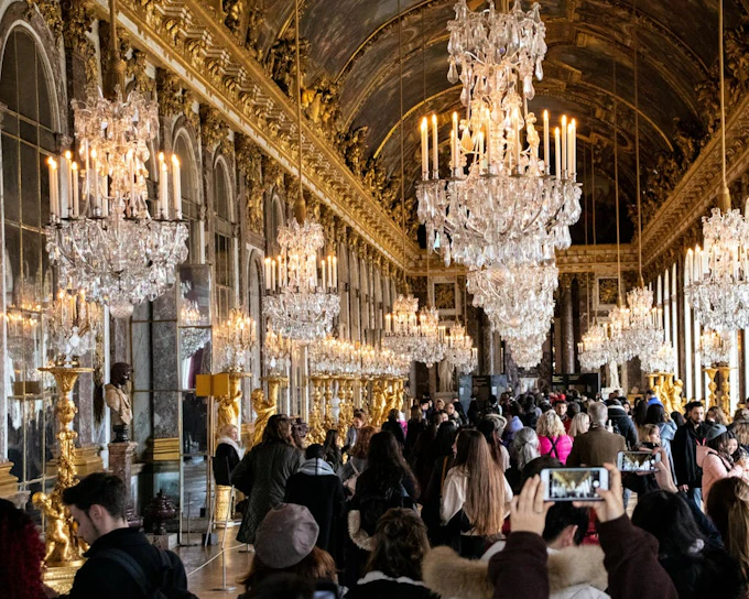 Versailles Palace and Gardens Skip-the-Line Small-Group Guided Tour with Round-Trip Train from Paris