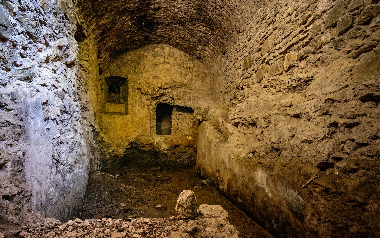 Crypt of the Bishops, Catacombs of San Gennaro