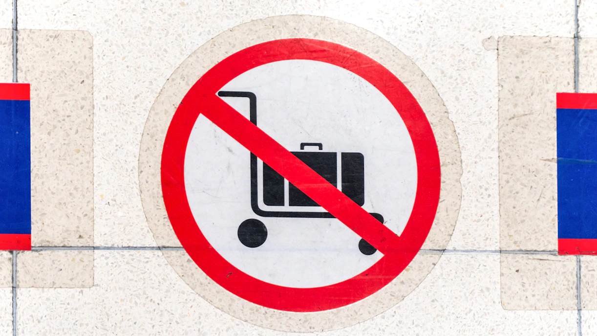 No luggage allowed sign at View Boston entrance.