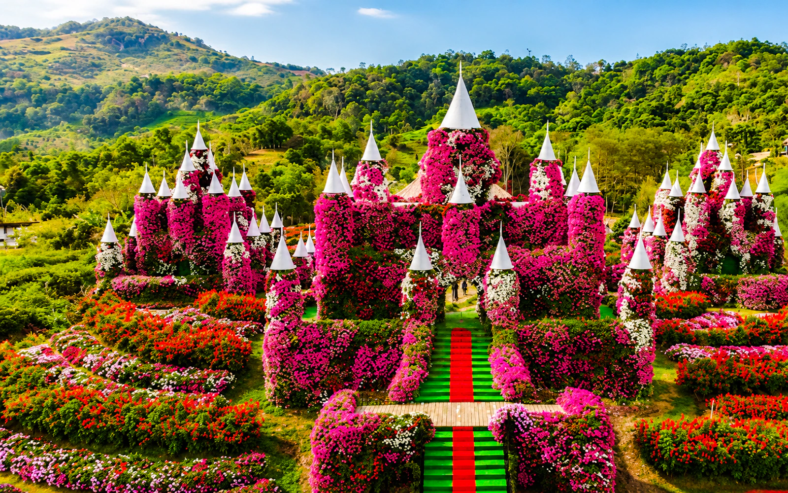 Chiang Mai Private Van Charter to Orange My Garden, Mon Jam & Dantewada Land of Angels Waterfall Park (Product 54813)