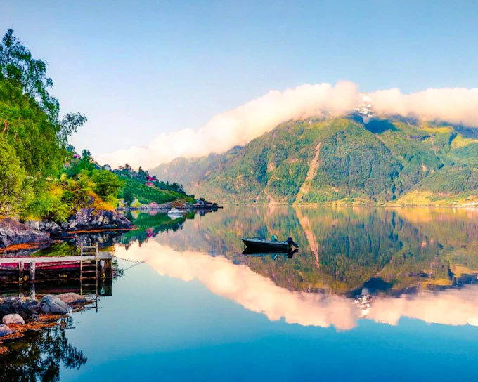 From Bergen: Hardangerfjord, Waterfalls, Culture & Apple Pie
