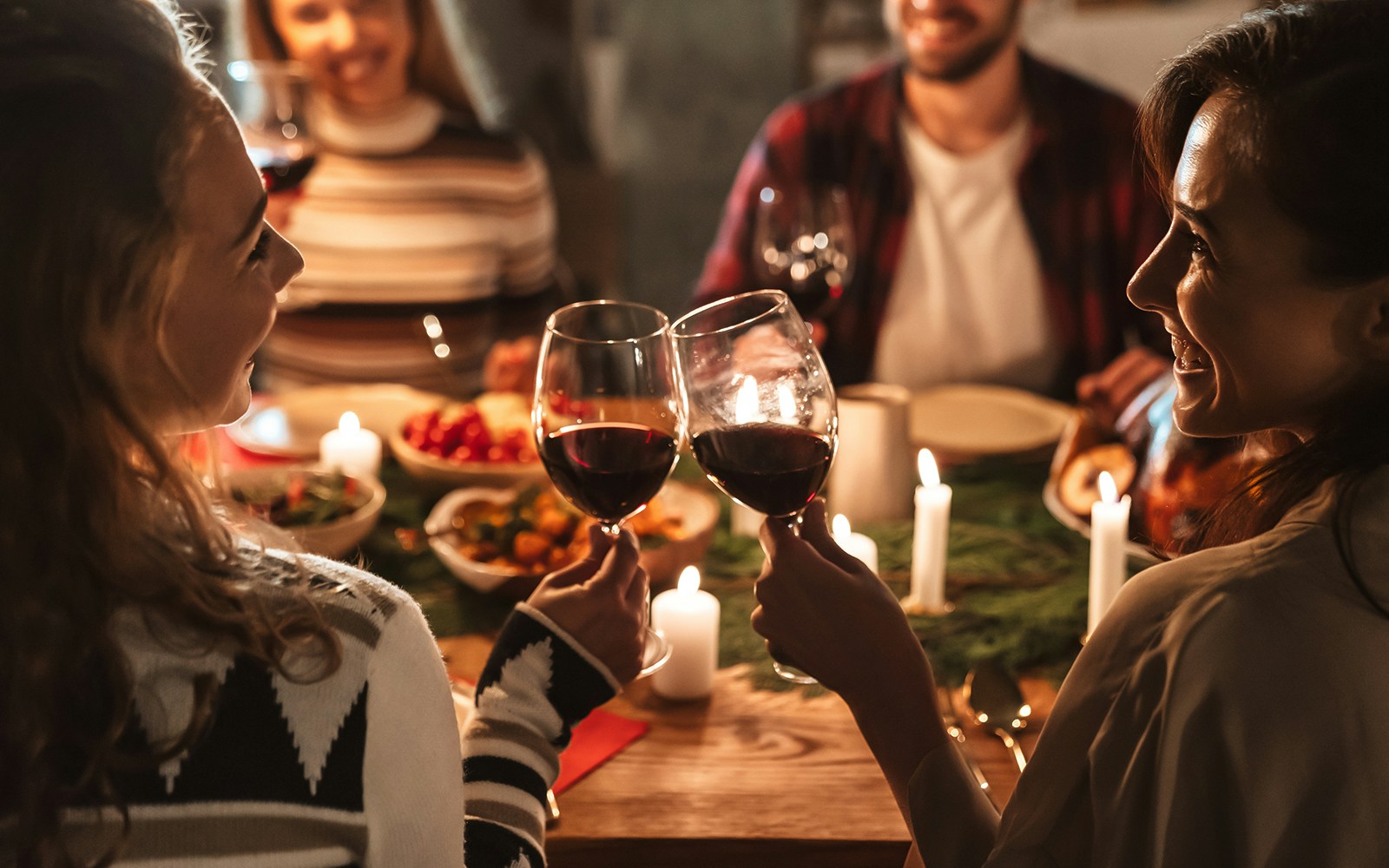 People having dinner