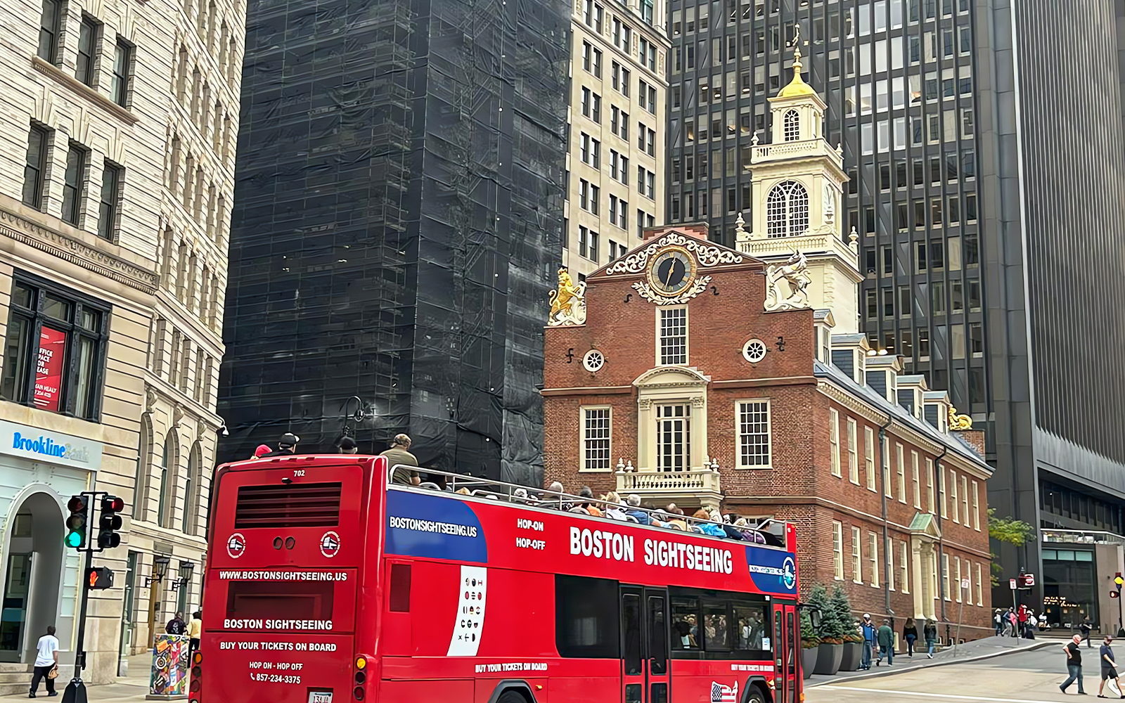 Boston HOHO bus near Old State House