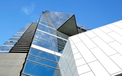 Entrada de la Torre Eureka