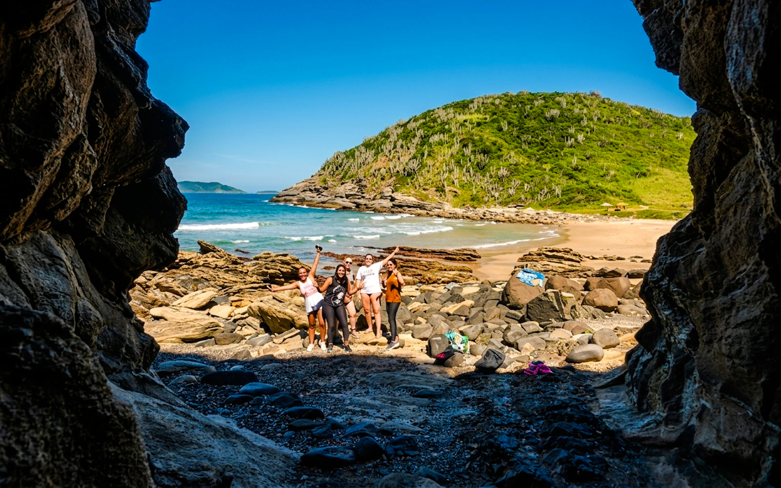 Búzios Emerências Trail to José Gonçalves Beach Guided Hike