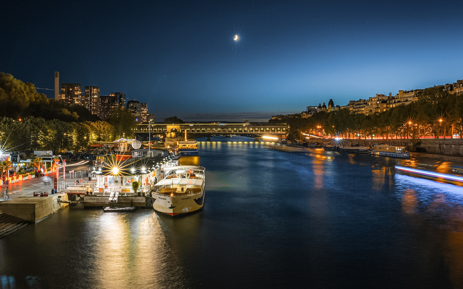 best things to do in paris - bateaux parisiens