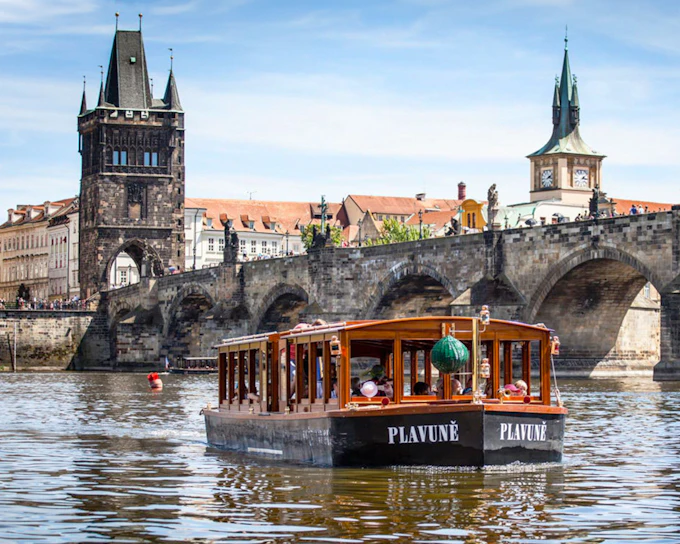 Prague Vltava River and Canal Sightseeing Cruise with Drink & Snack