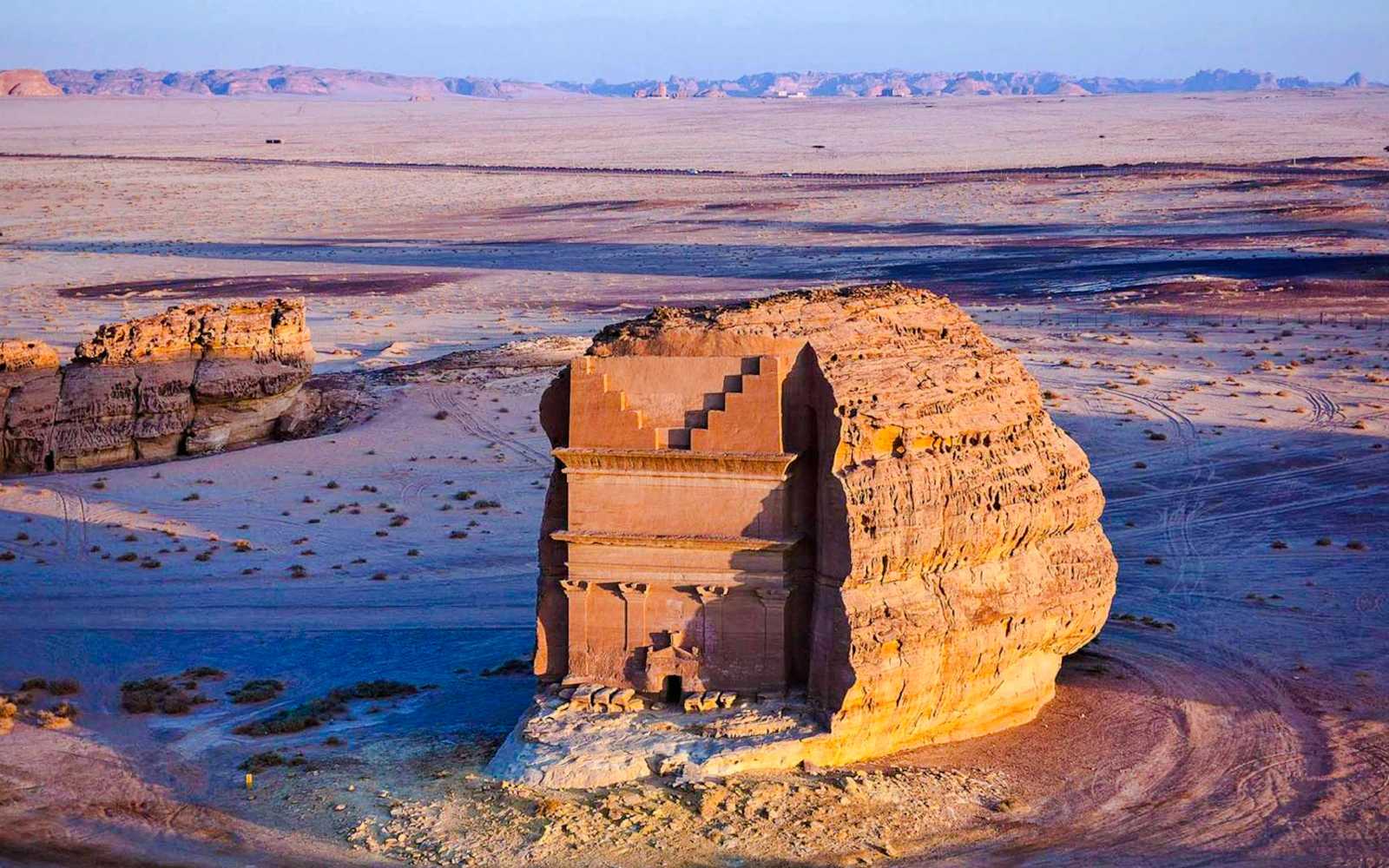 AlUla Guided Tour: Hegra, Old Town, Elephant Rock with Saudi Meal Image 8
