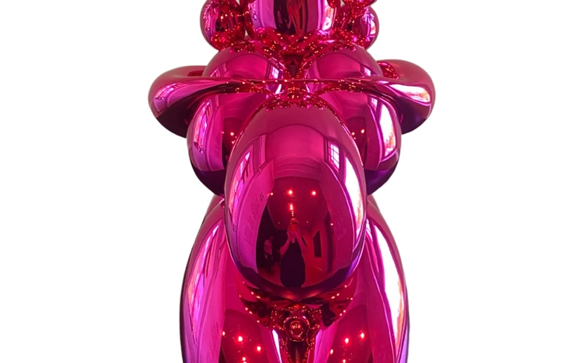 Jeff Koons' pink balloon sculpture at Moco Museum.