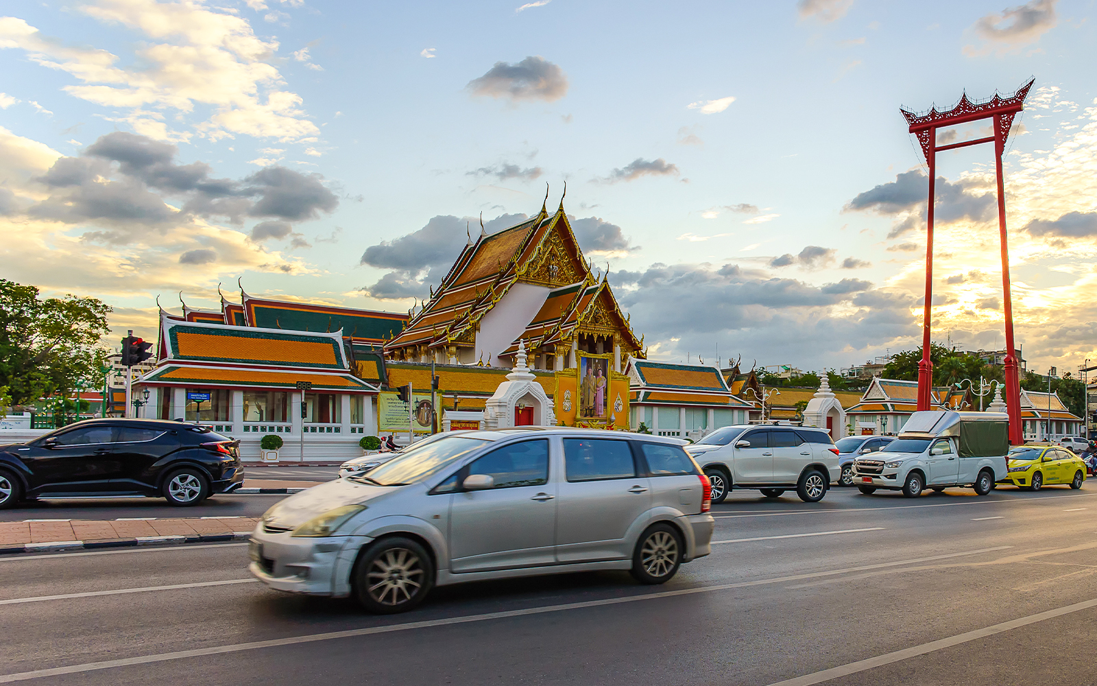 Driving to Ancient Siam by Car