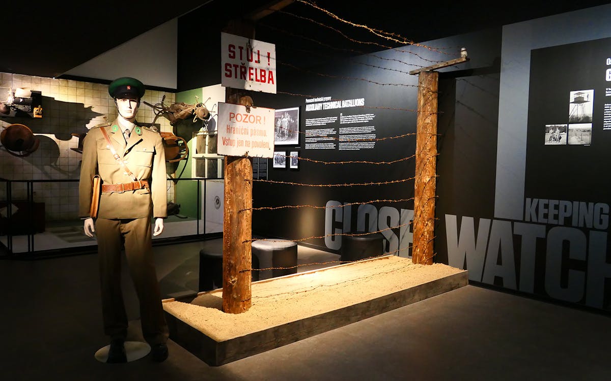 praga: biglietti per il museo del comunismo-7 praga: biglietti per il museo del comunismo-7
