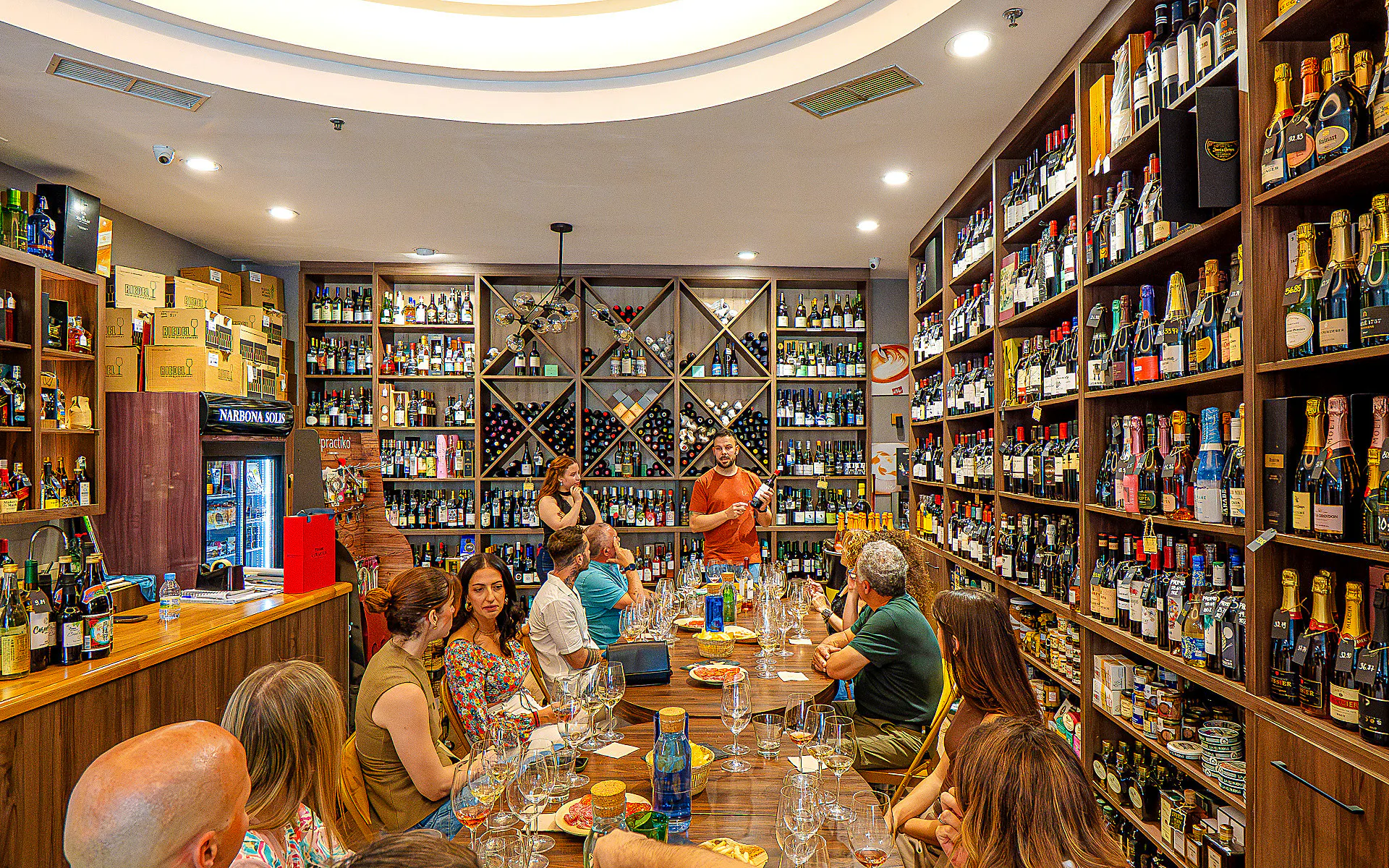 Málaga Wine Tasting with 5 Spanish Wines and Tapas Pairings