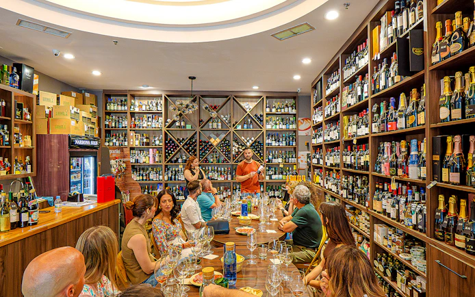 Málaga Wine Tasting with 5 Spanish Wines and Tapas Pairings