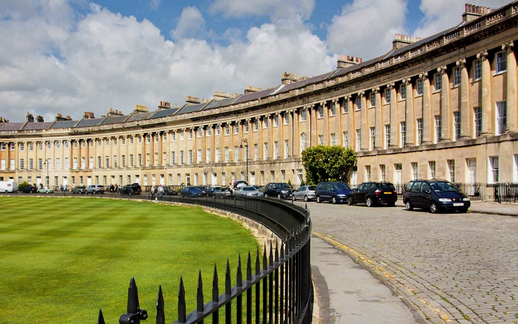 Royal Crescent in Bath, England, seen on Tootbus 1-Day Hop-On Hop-Off Tour.