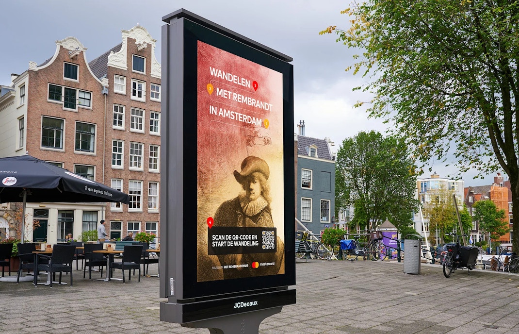 Rembrandt House Museum exterior in Amsterdam, showcasing historic Dutch architecture.